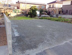 ⑤到着後、駐車場はブロック塀よりにおとめください。※閑静な住宅街ですので、アイドリングストップにご協力願います。